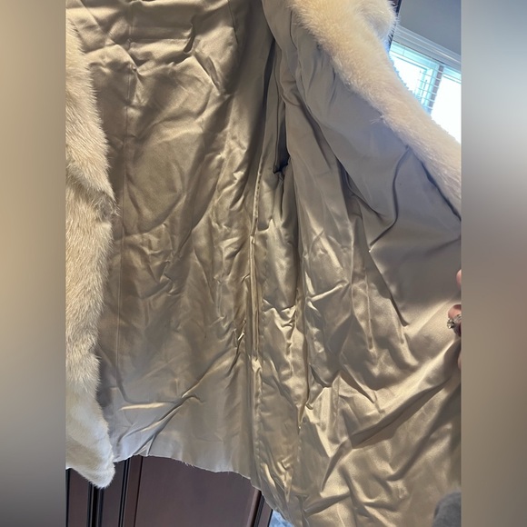 BRUNO & JOSEPH FURS RARE Gorgeous Vintage Ivory FUR COAT Chicago - Picture 8 of 13